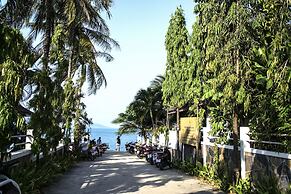Maenam Bay Resort