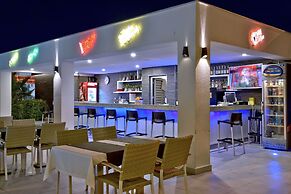 Green Garden Suites Hotel