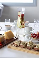 Grotta Hotel
