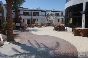 Turquoise Beach Hotel