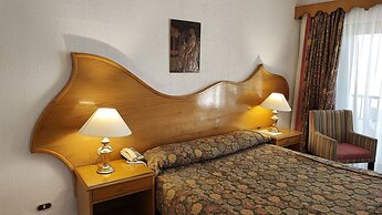 Turquoise Beach Hotel