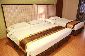 Uptown Hotel
