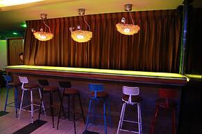 Uptown Hotel