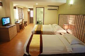 Uptown Hotel