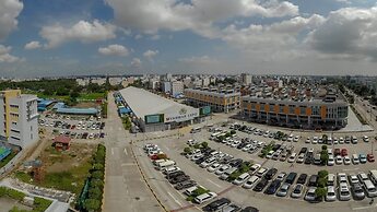 Uptown Hotel