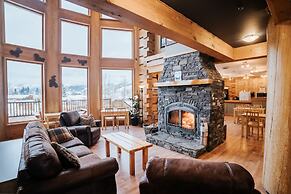 Basecamp Lodge Golden
