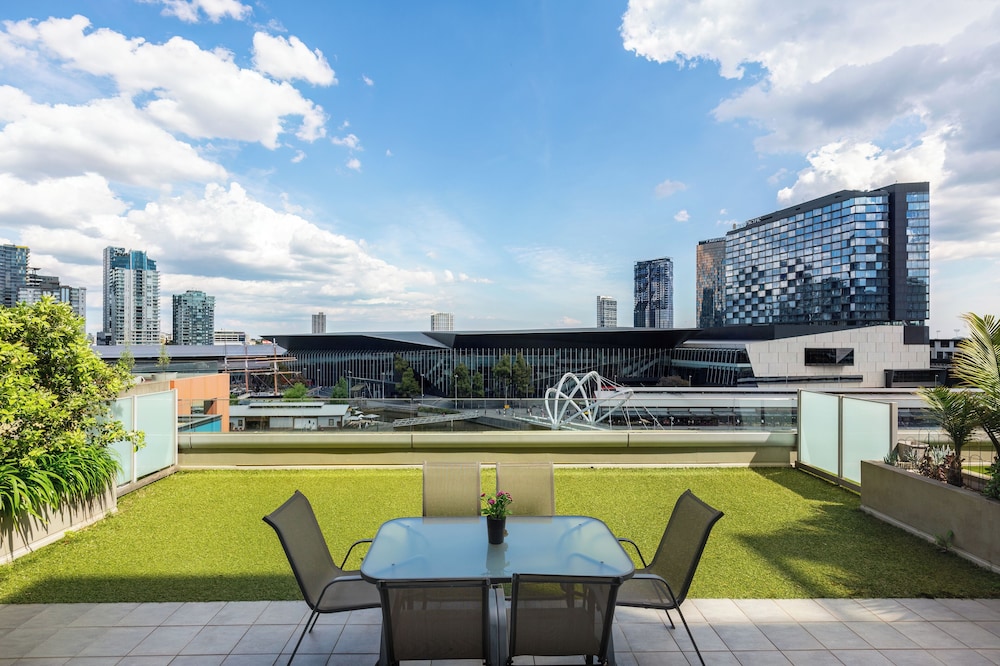 Waterfront Melbourne Apartments