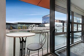 Waterfront Melbourne Apartments