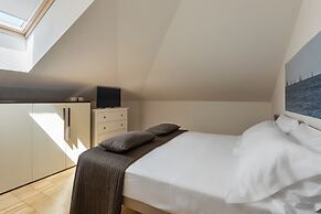 Vialeromadodici Rooms & Apartments