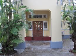 Golden Guest Inn