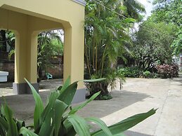 Golden Guest Inn