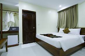Rose Emerald Hotel