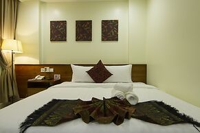 Rose Emerald Hotel