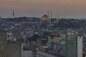 By Murat Crown Hotel