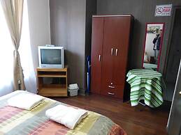 Hostal Blest Gana