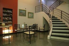 Harbor Town Hotel