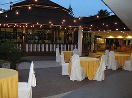 Straits View Hotel