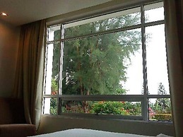 Straits View Hotel