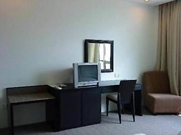 Straits View Hotel