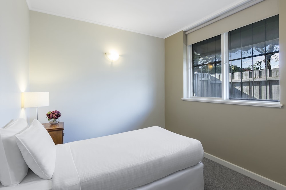 Dorset Gardens Hotel