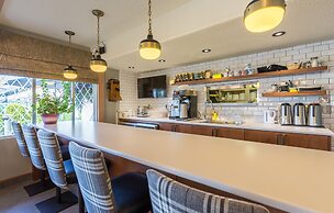 Grama's Inn