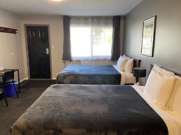 Monashee Lodge