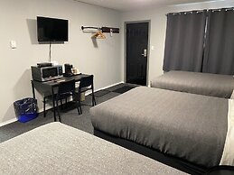 Monashee Lodge