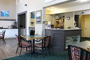 Monashee Lodge