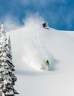 Monashee Lodge