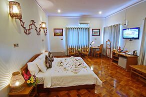 Triumph Hotel