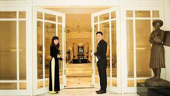 Apricot Hotel