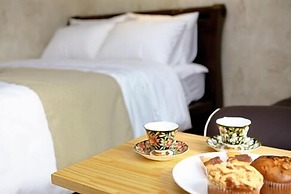 Traum Hotel & Condo