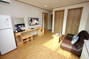 Traum Hotel & Condo