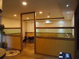 Traum Hotel & Condo