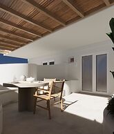 Tinas Plus Hotel