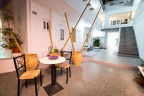 Tinas Plus Hotel