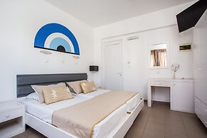 Tinas Plus Hotel