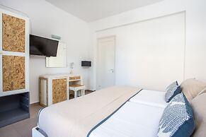 Tinas Plus Hotel