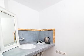 Tinas Plus Hotel