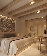 Tinas Plus Hotel