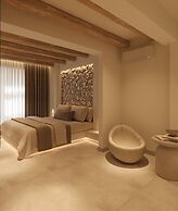 Tinas Plus Hotel