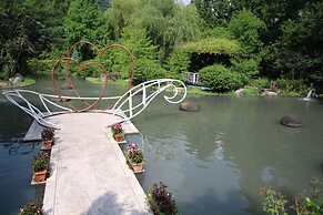 Tai Yi Red Maple Resort