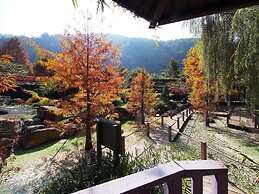 Tai Yi Red Maple Resort