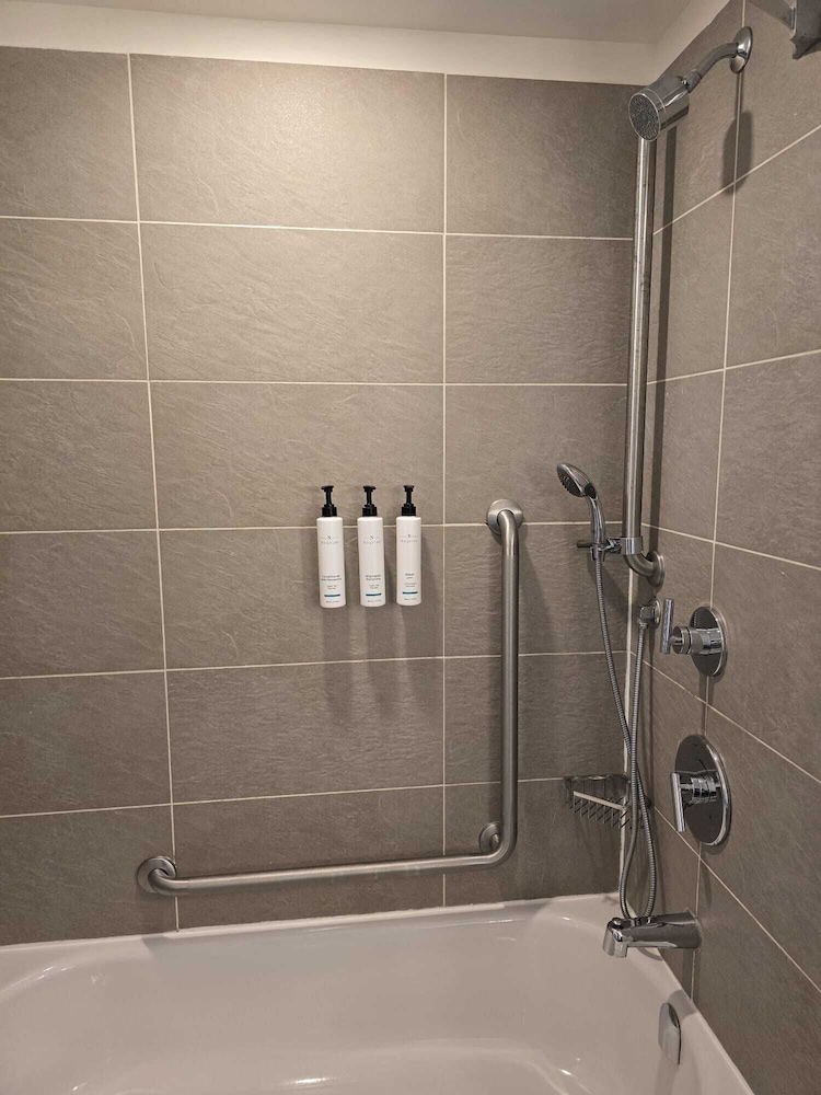 Country Inn & Suites by Radisson, Belleville, ON