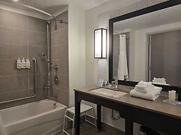 Country Inn & Suites by Radisson, Belleville, ON