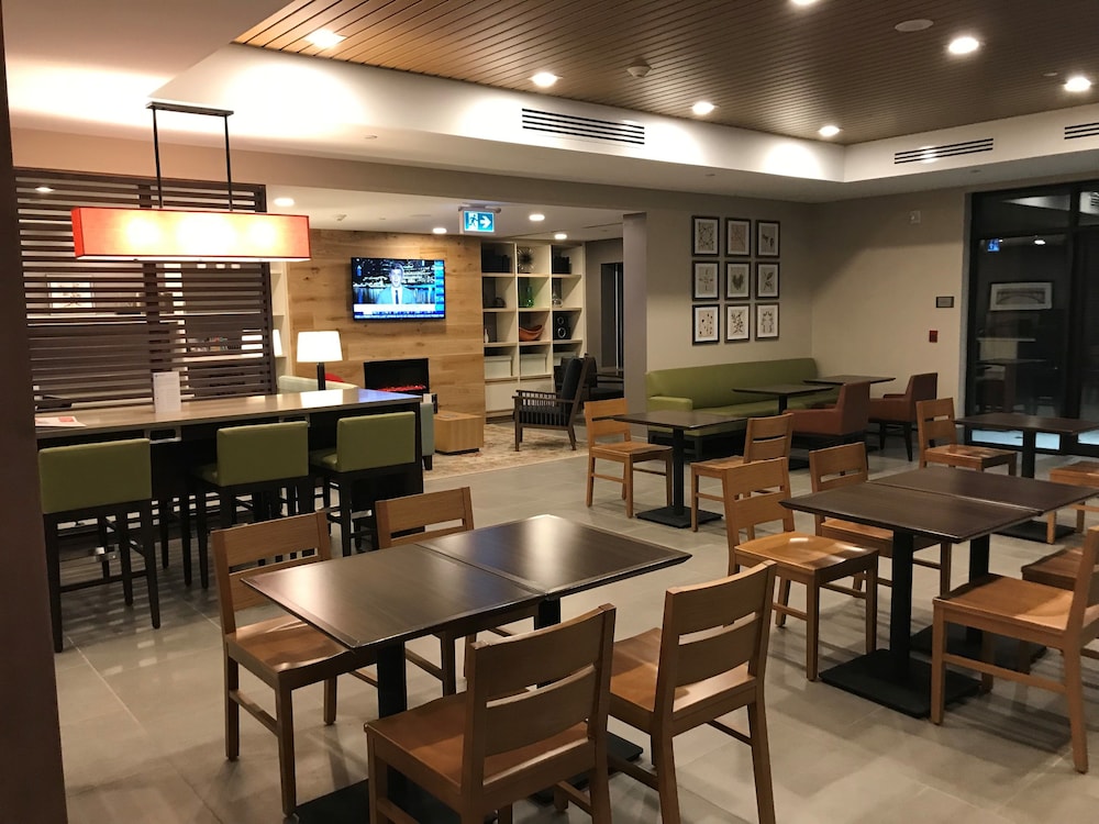 Country Inn & Suites by Radisson, Belleville, ON