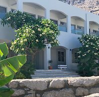 Pals Studios Pefkos