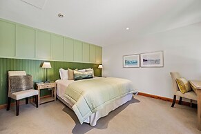 Wanaka Homestead Lodge & Cottages