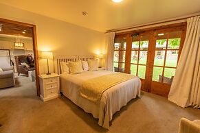 Wanaka Homestead Lodge & Cottages