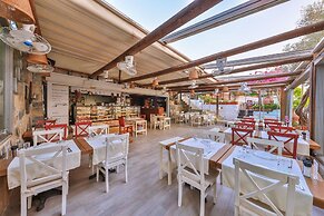Cinar Hotel